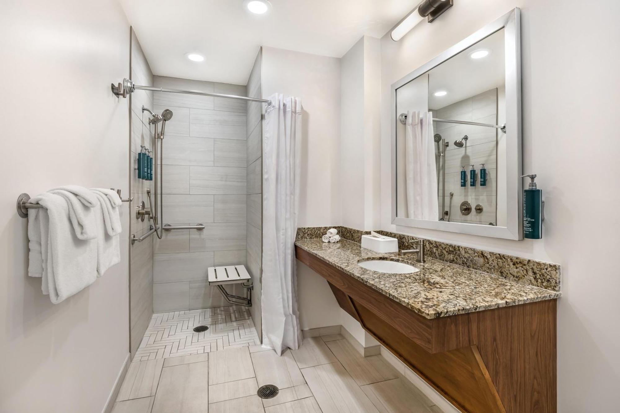 One-Bedroom King Suite with Roll-In Shower,1758295298:JPEG